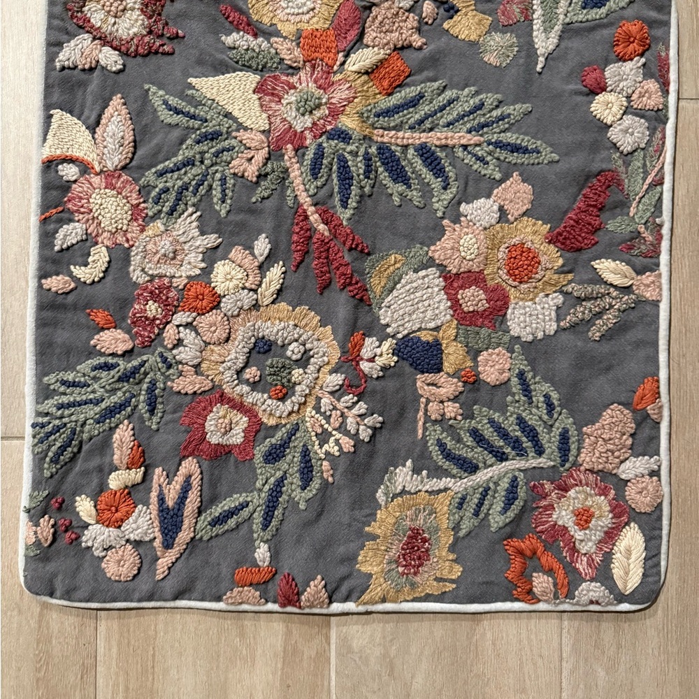 Pottery Barn Arabella Floral Embroidered Pillow Cover NWOT - Picture 7 of 9